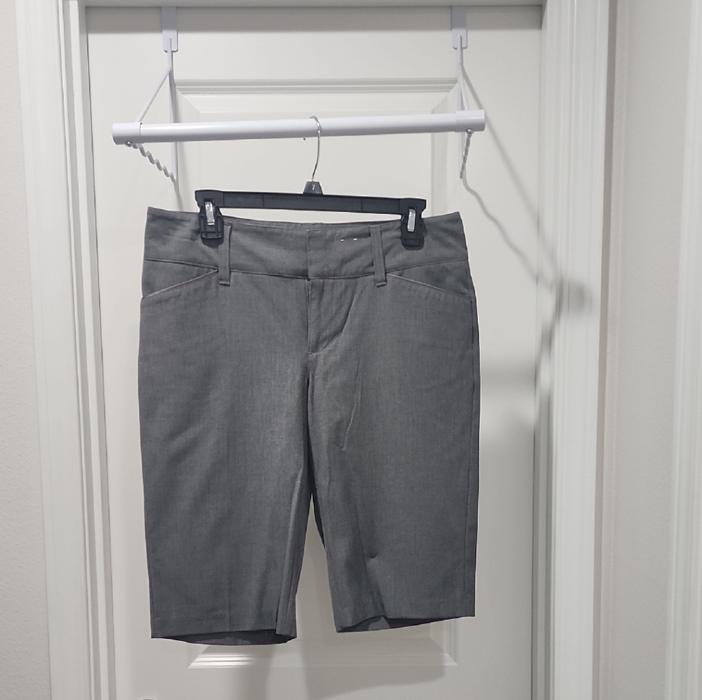 Old Navy Women's Gray Bermudas